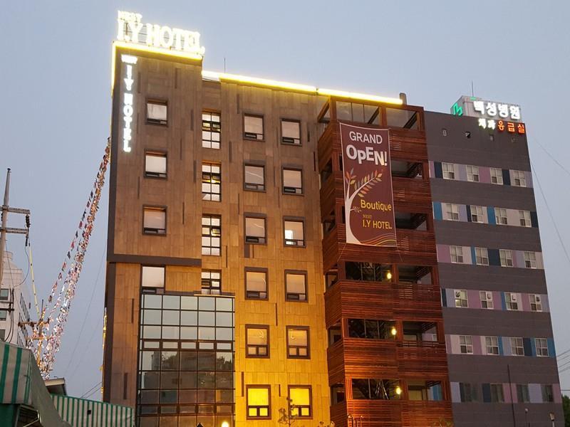 I.Y Hotel Suwon Esterno foto