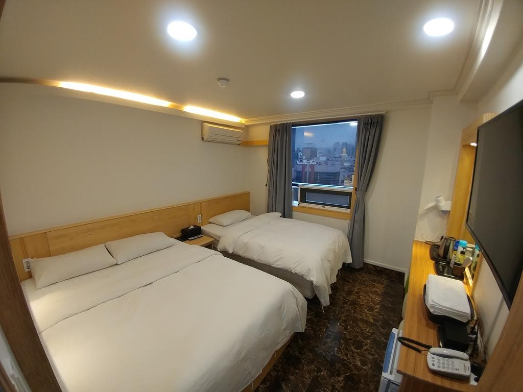 I.Y Hotel Suwon Esterno foto