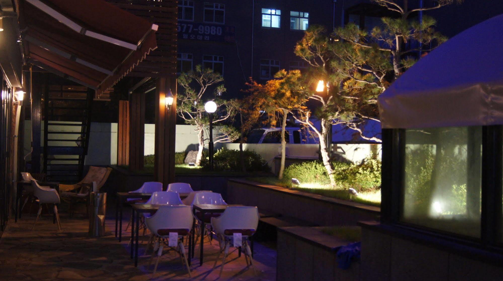 I.Y Hotel Suwon Esterno foto