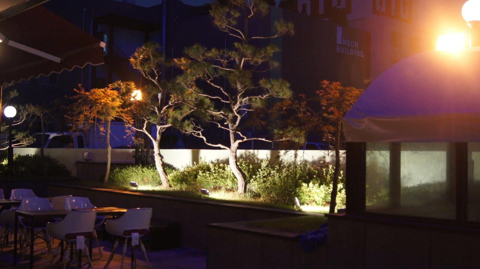 I.Y Hotel Suwon Esterno foto