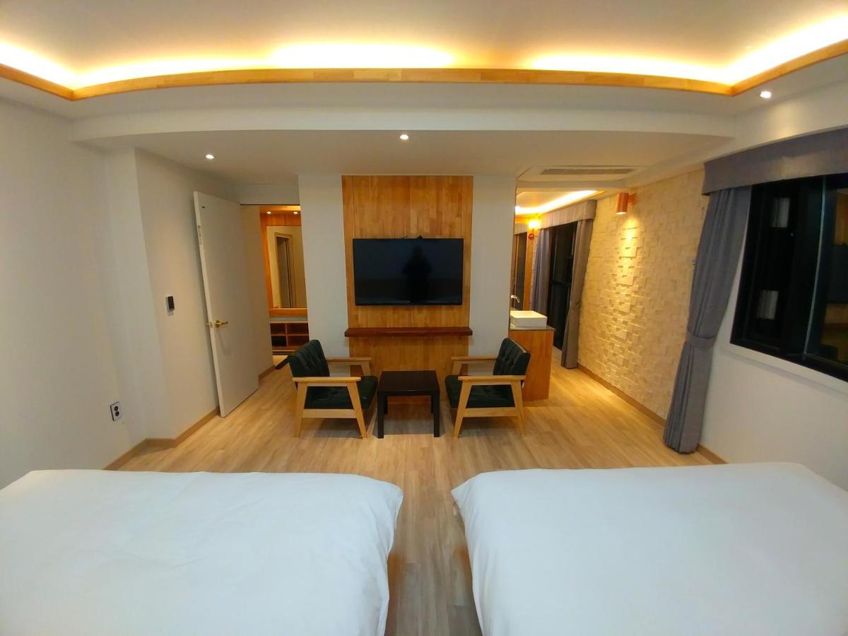 I.Y Hotel Suwon Esterno foto
