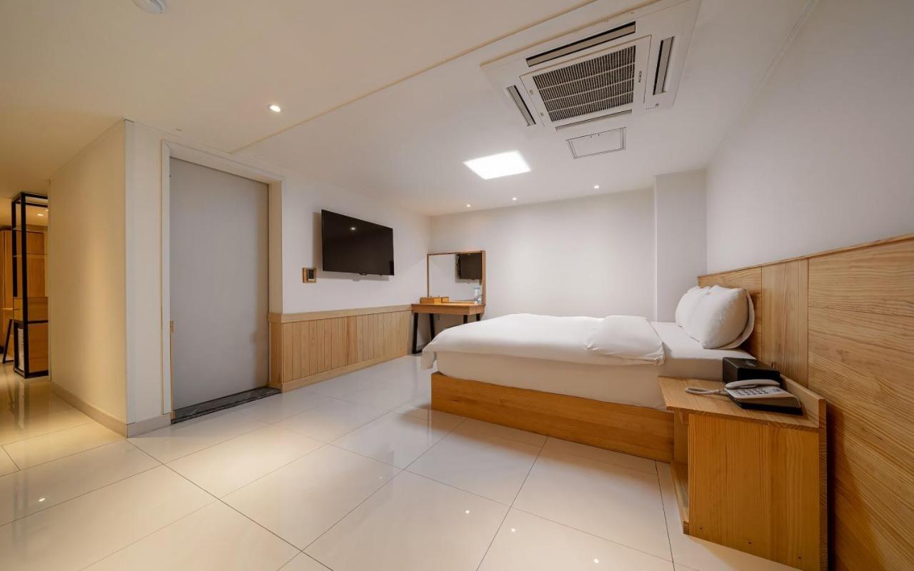 I.Y Hotel Suwon Esterno foto