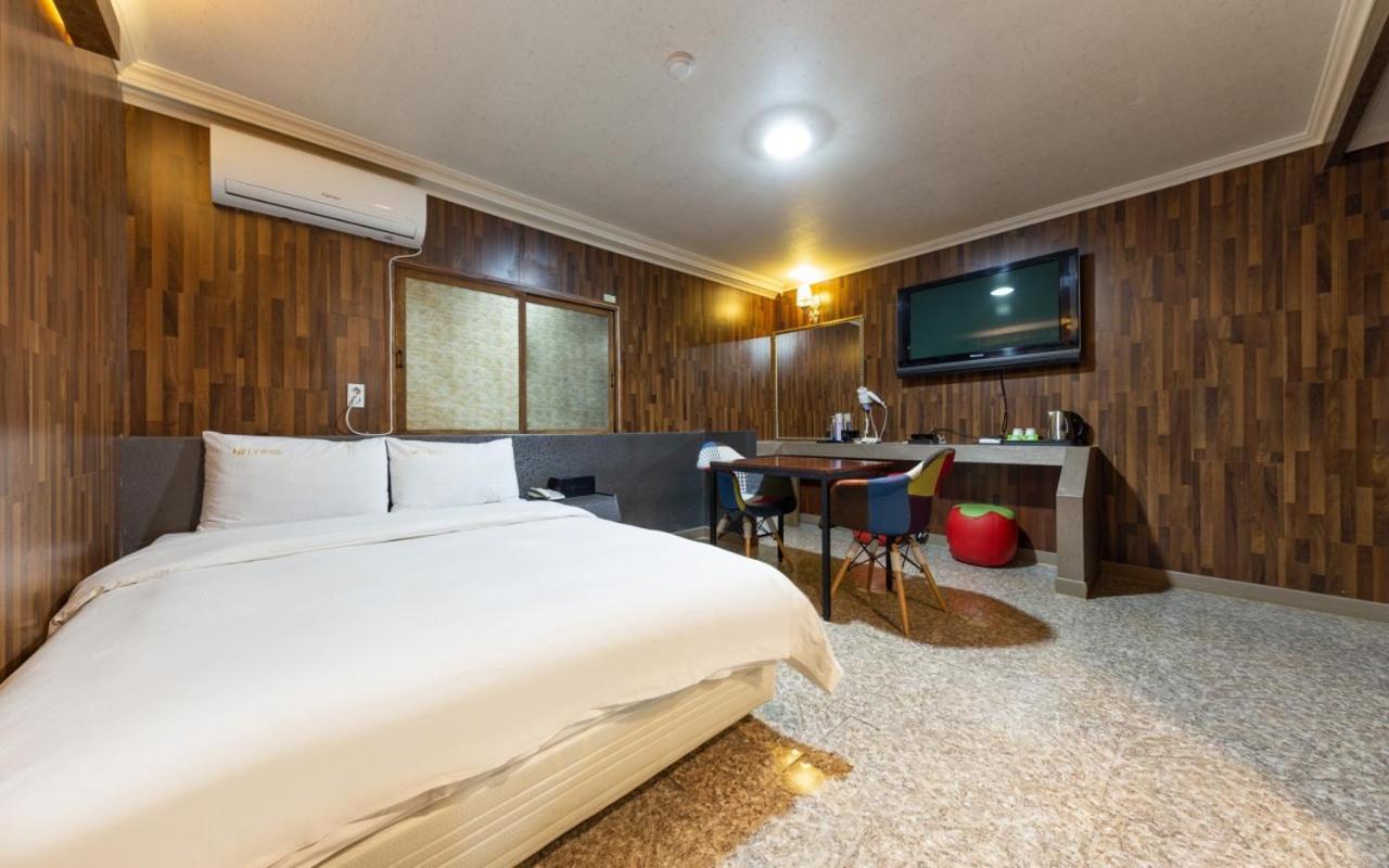 I.Y Hotel Suwon Esterno foto