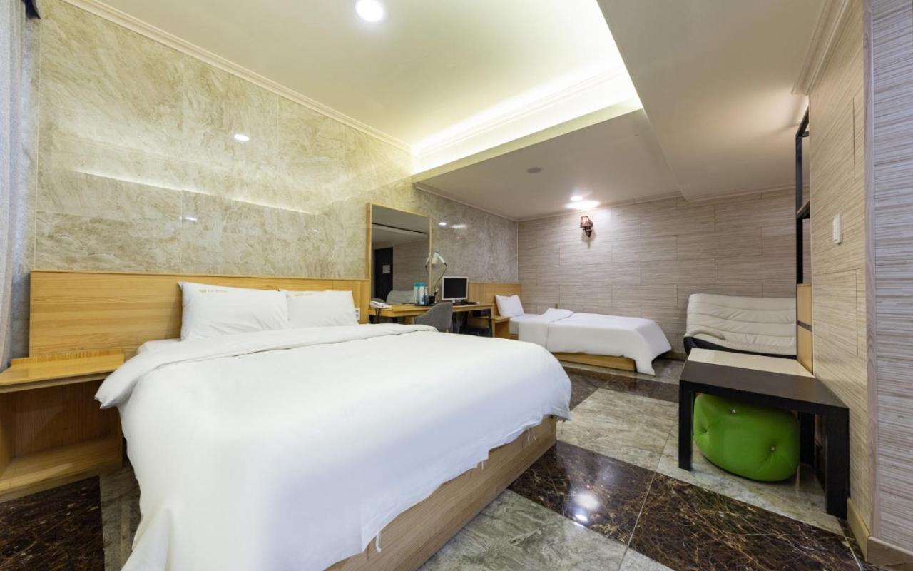 I.Y Hotel Suwon Esterno foto