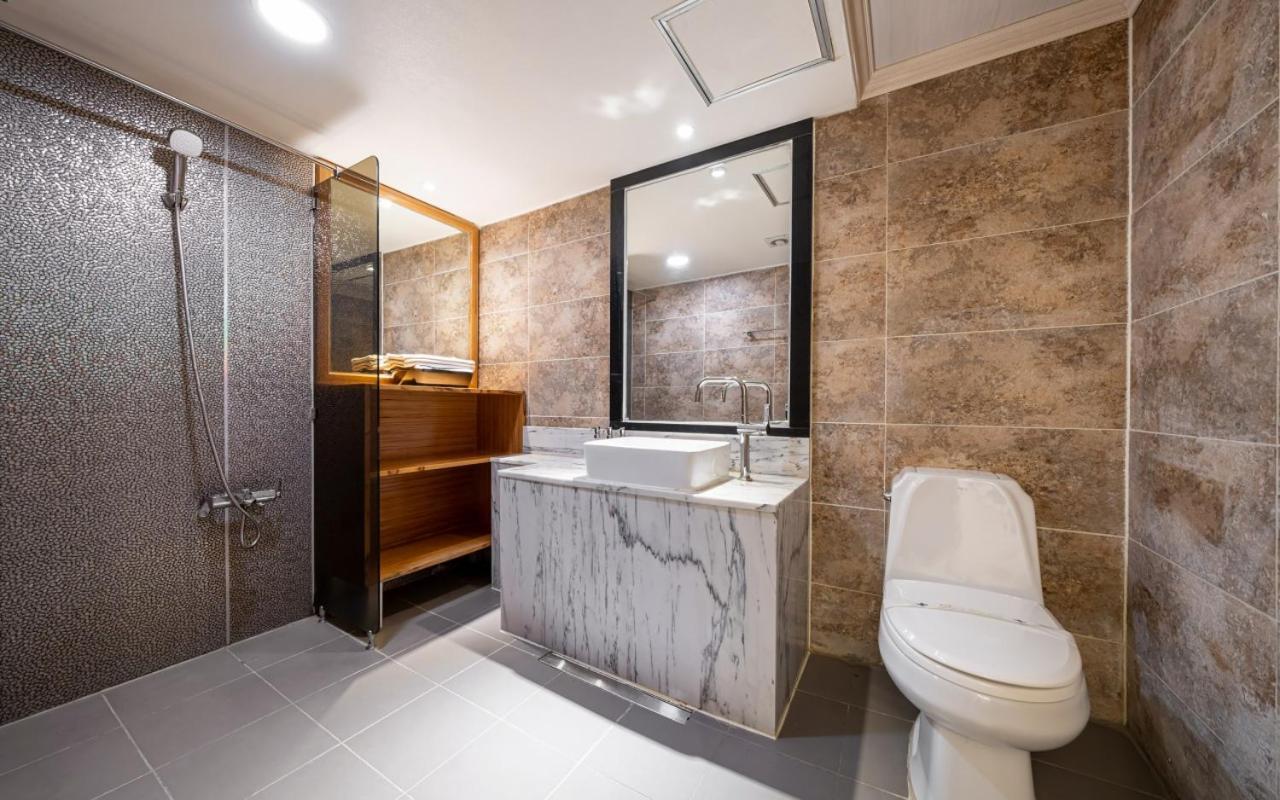 I.Y Hotel Suwon Esterno foto