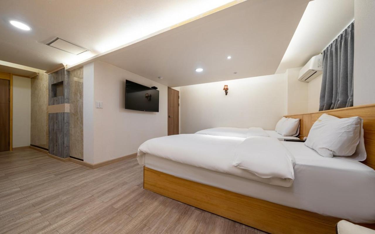 I.Y Hotel Suwon Esterno foto