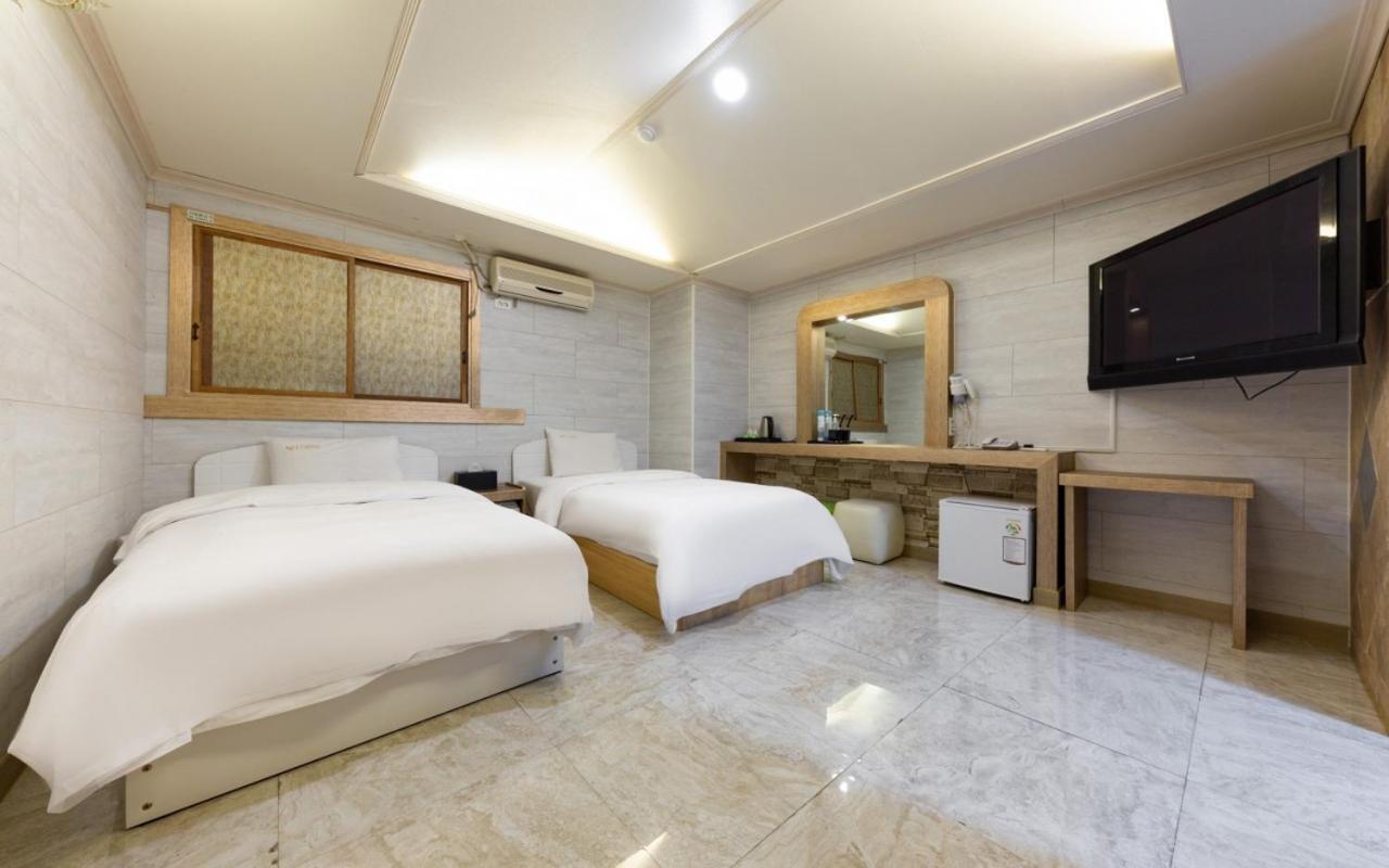 I.Y Hotel Suwon Esterno foto