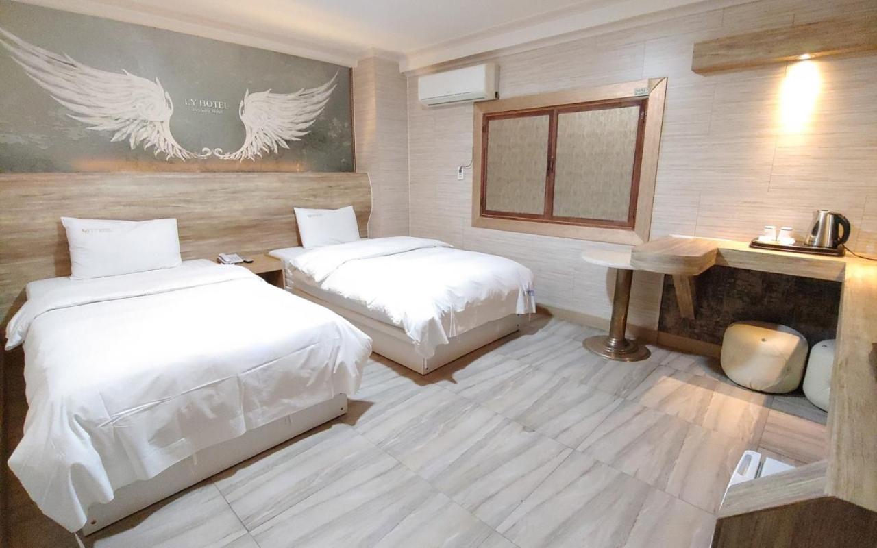 I.Y Hotel Suwon Esterno foto