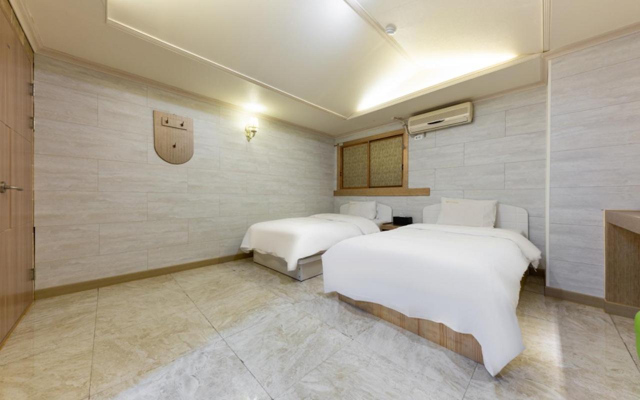 I.Y Hotel Suwon Esterno foto