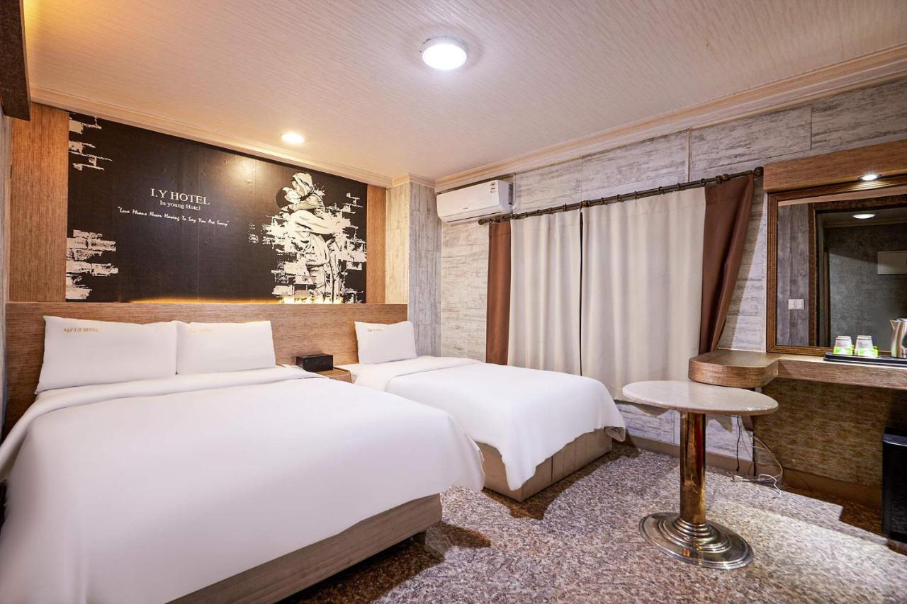I.Y Hotel Suwon Esterno foto