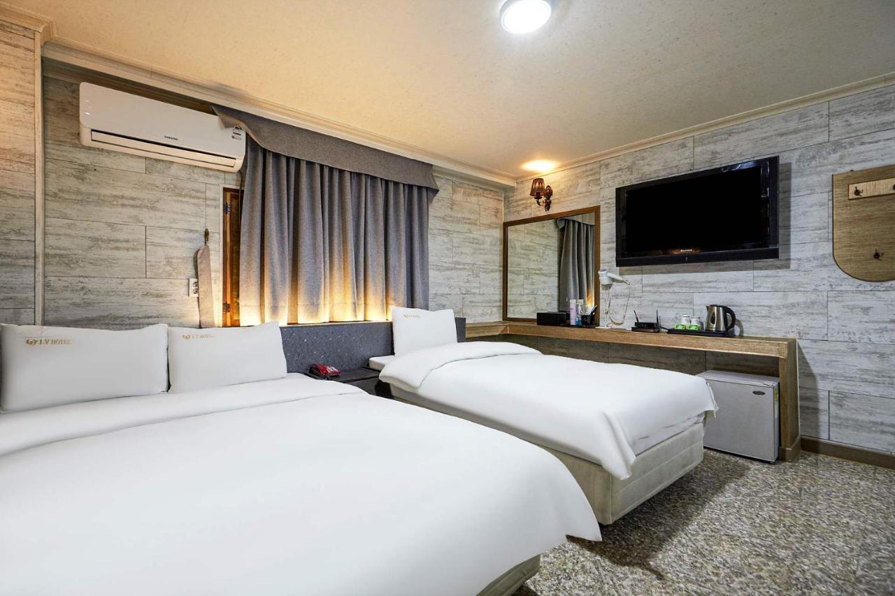 I.Y Hotel Suwon Esterno foto